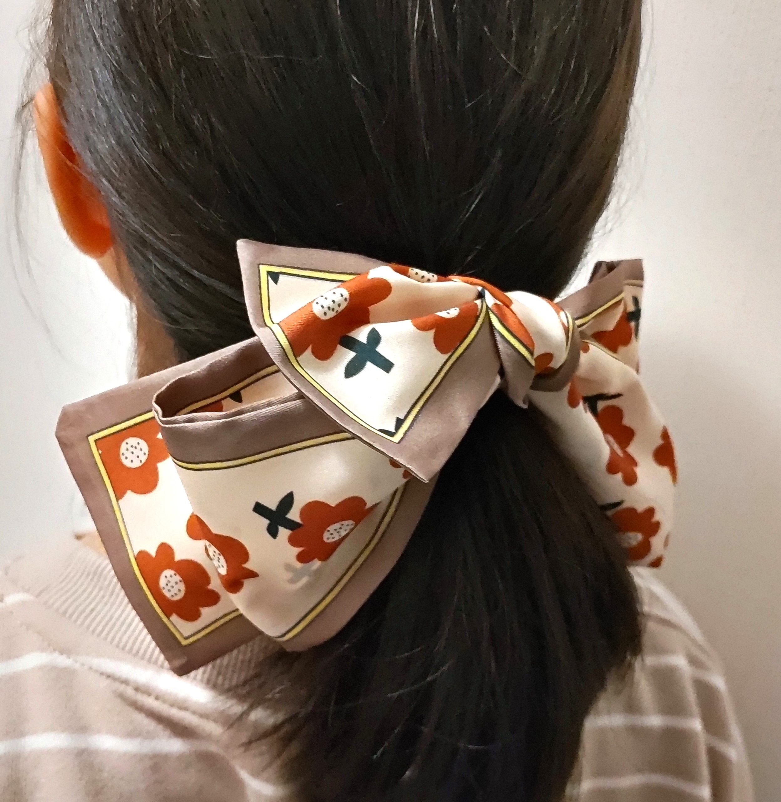 スカーフでヘアアレンジ・ヘアゴム作り方25