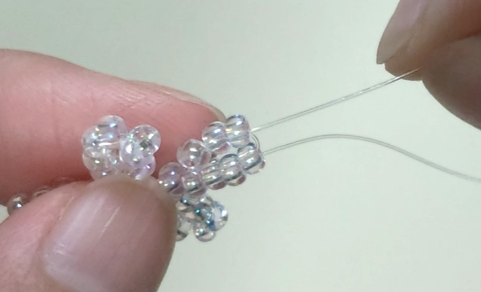 partsclubフラワーパーツとビーズのヘアクリップ作り方15