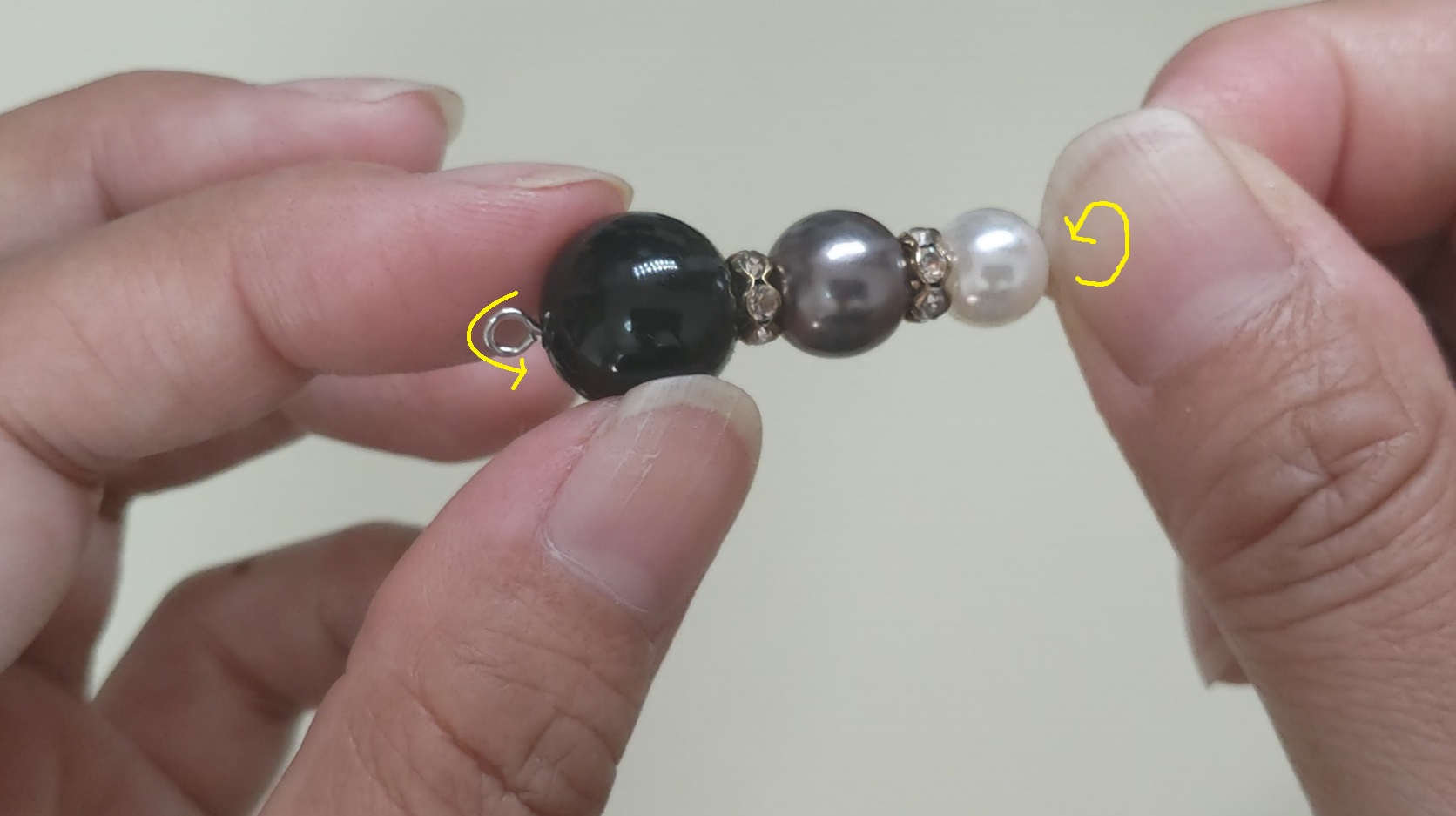 9ピンで作るビーズヘアゴム作り方3