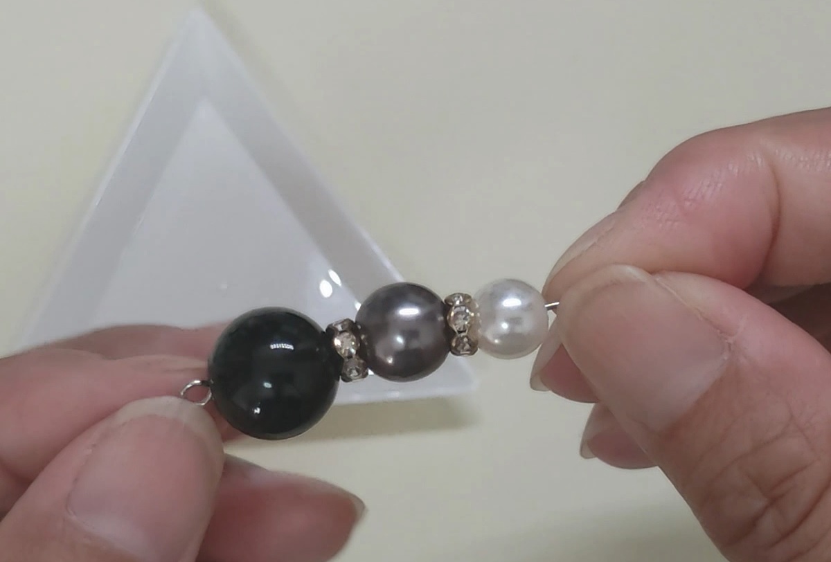 9ピンで作るビーズヘアゴム作り方1