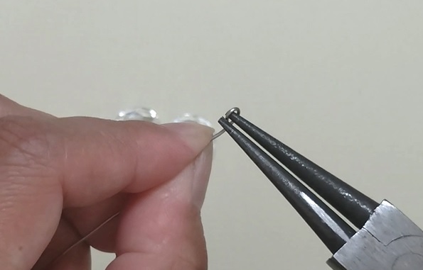 9ピンで作るビーズヘアゴム作り方10