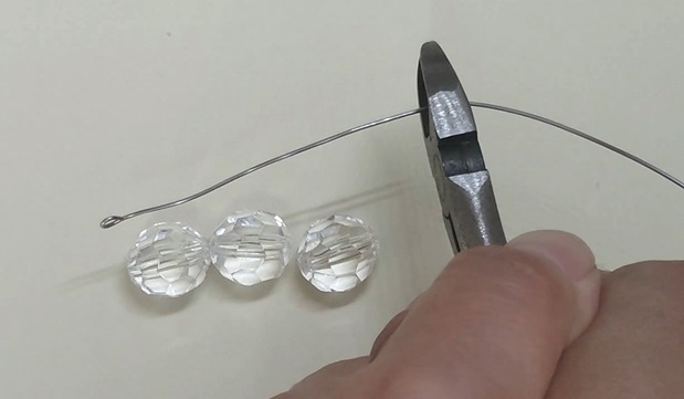 9ピンで作るビーズヘアゴム作り方12