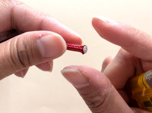 パラコードでヘアゴムの作り方3