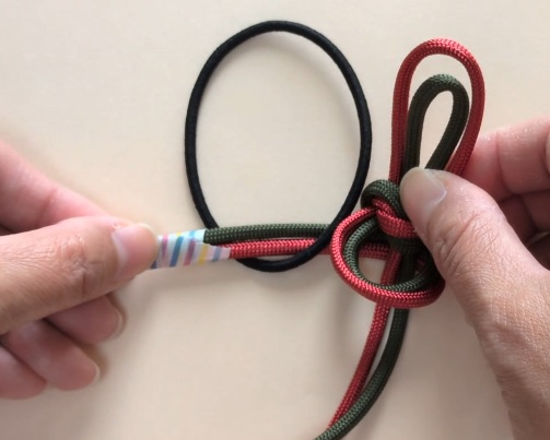 パラコードでヘアゴムの作り方13