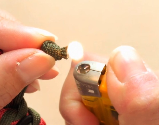 パラコードでヘアゴムの作り方22