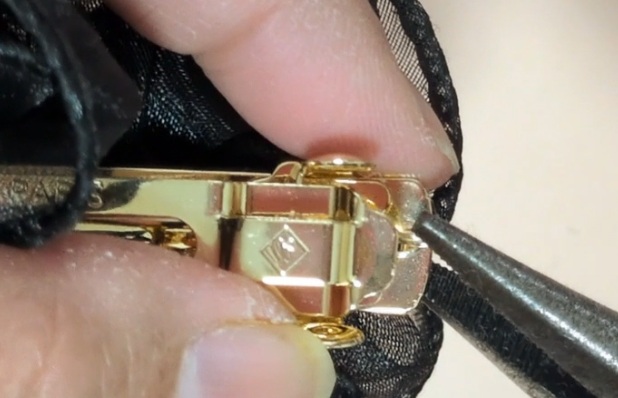 フリルリボンとパールのヘアバレッタの作り方18