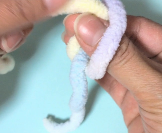 小学生も作れるゆびあみシュシュの作り方2