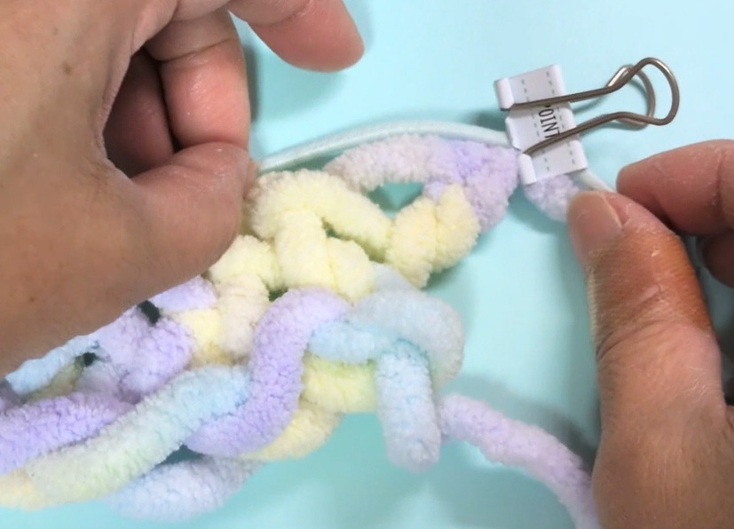 小学生も作れるゆびあみシュシュの作り方18