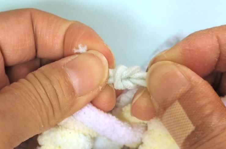 小学生も作れるゆびあみシュシュの作り方22