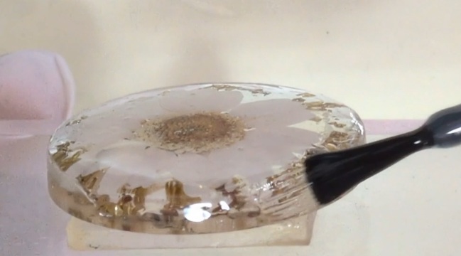 レジンヘアゴム・花と金箔のヘアゴム作り方13