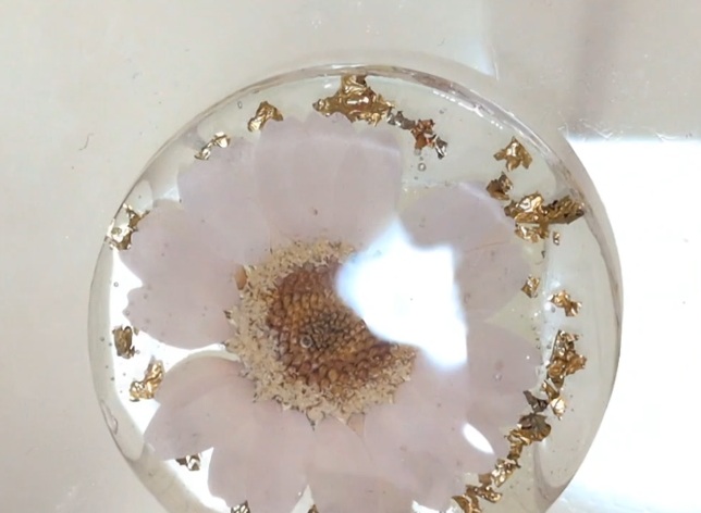 レジンヘアゴム・花と金箔のヘアゴム作り方14