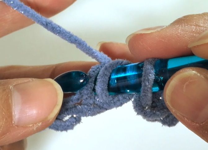 ヘアゴム交換ができる毛糸シュシュの作り方6