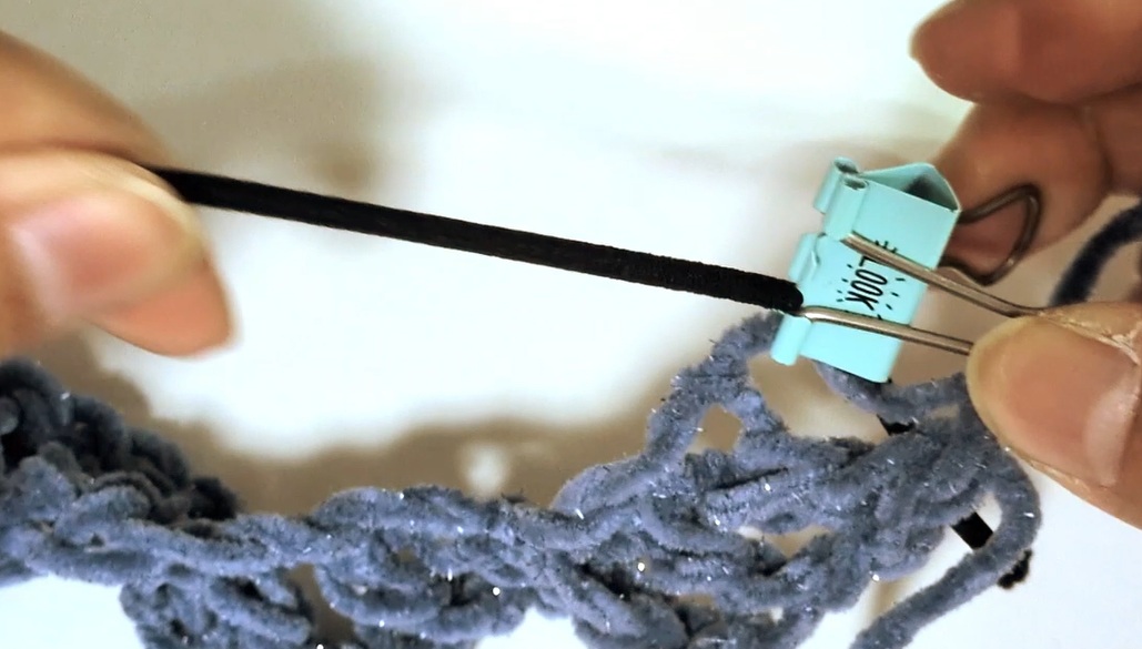 ヘアゴム交換ができる毛糸シュシュの作り方14