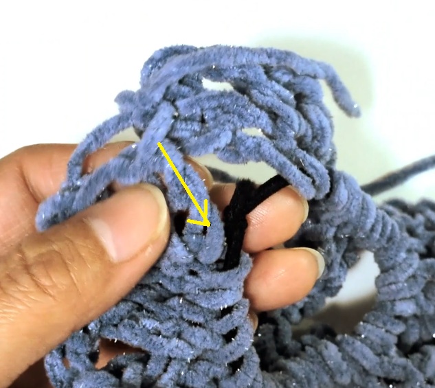 ヘアゴム交換ができる毛糸シュシュの作り方21