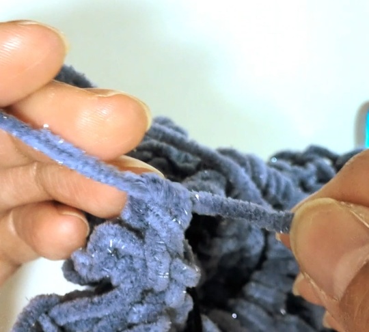 ヘアゴム交換ができる毛糸シュシュの作り方22