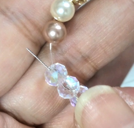 簡単ビーズでスパイラルヘアゴムの作り方7